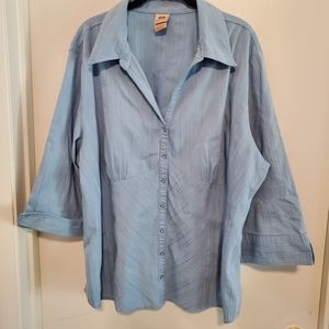 Blue snap button front women's size 26/28W with 3/4 sleeves
